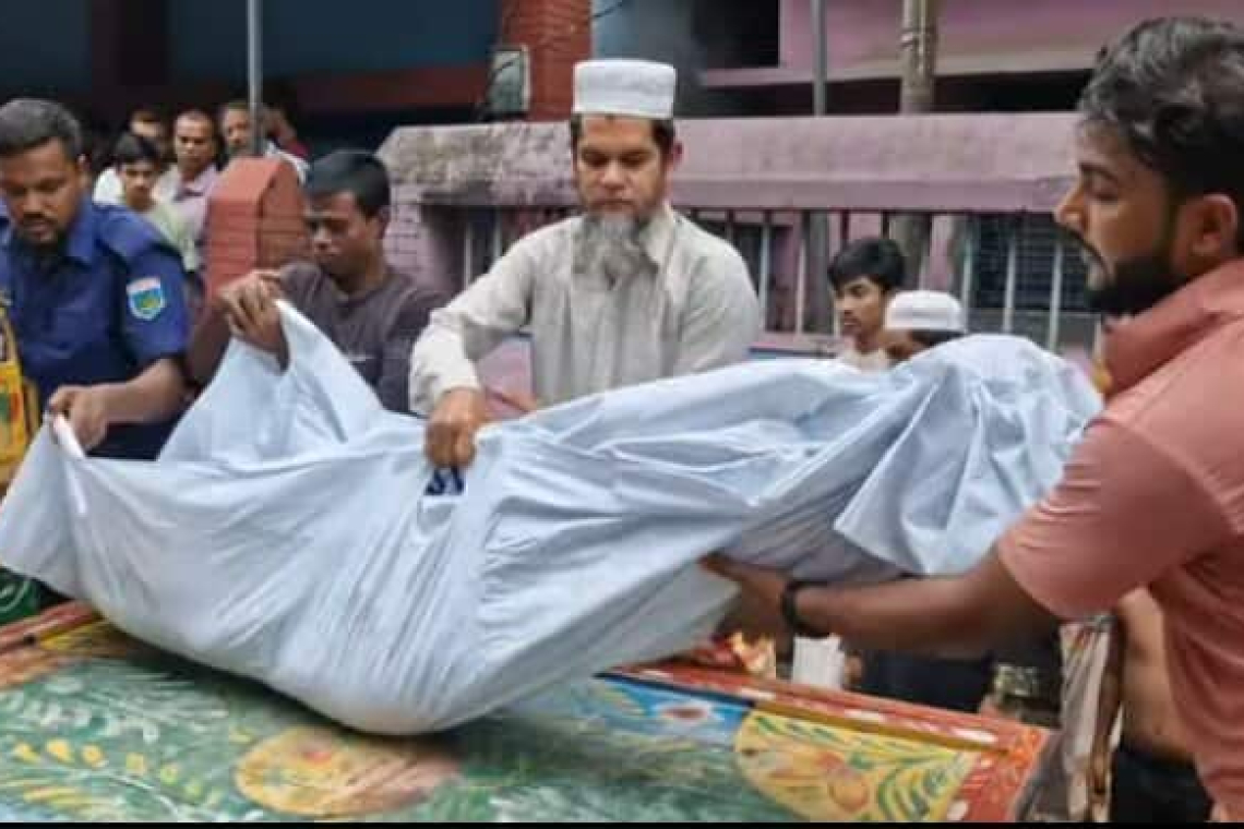 ⚖️ রহস্যে ঘেরা মৃত্যু! দুপুরে দরজা বন্ধ, বিকেলে মিলল প্রবাসীর স্ত্রীর ঝুলন্ত দেহ