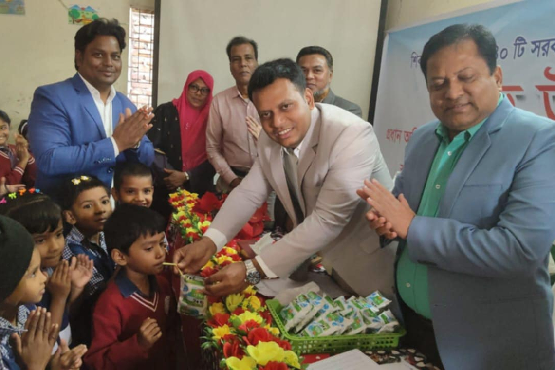 শিবগঞ্জে ২৪০টি সরকারি প্রাথমিক বিদ্যালয়ে স্কুল ফিডিং কার্যক্রমের উদ্বোধন