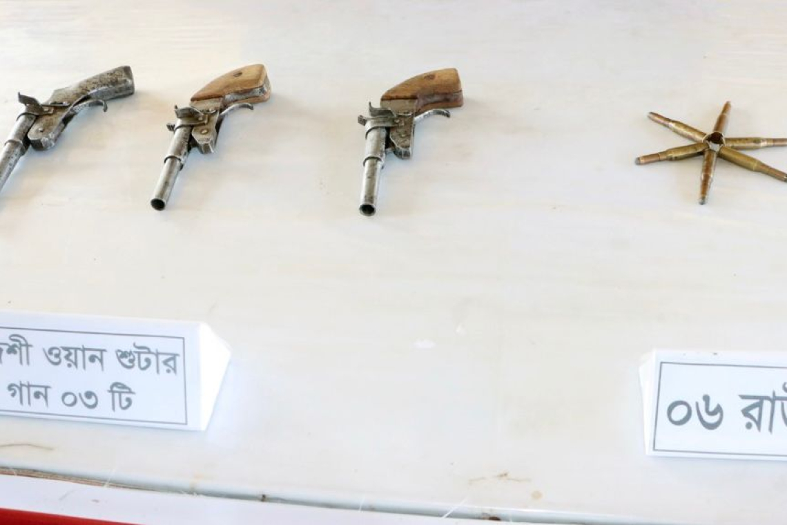 পাগলা নদীর তীরে বিজিবি'র হানা : অস্ত্র ও গুলি উদ্ধার 