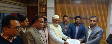 চাঁপাইনবাবগঞ্জের দুই আসনে বিএনপির মনোনয়ন দাখিল, নেতাকর্মীদের ভিড়