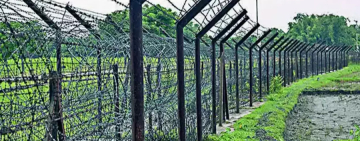 গমস্তাপুর সীমান্তে আটক দুই ভারতীয় জেলেকে ফেরত দিল বিজিবি 
