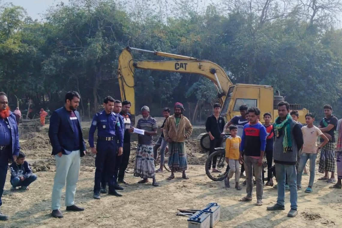 শ্রীরামপুর ঘাটে অবৈধ মাটি কাটায় ভ্রাম্যমাণ আদালতের অভিযান