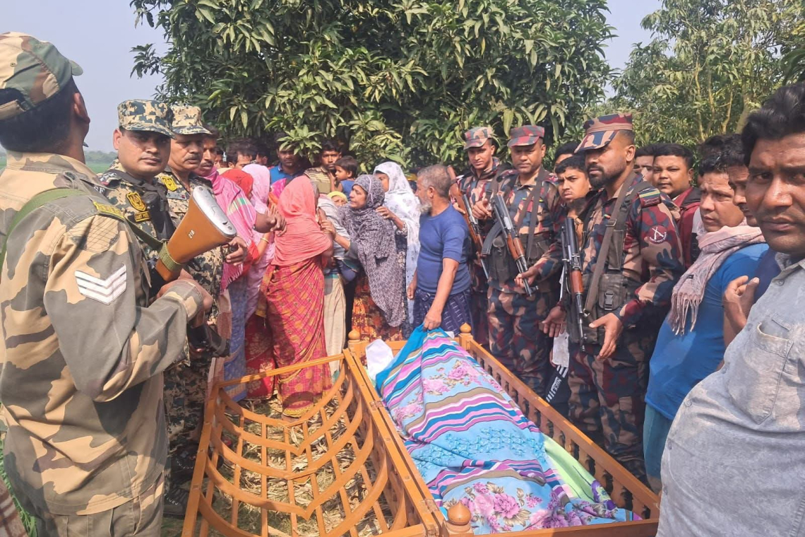 আজমতপুর সীমান্তে বিজিবি–বিএসএফের মানবিক উদ্যোগ