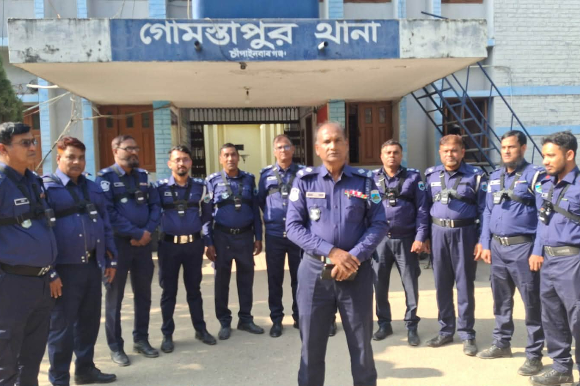 গোমস্তাপুরে ভোটকেন্দ্রে পুলিশের বডি ওর্ন ক্যামেরা ব্যবহার কার্যক্রমের উদ্বোধন