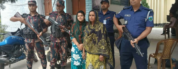 গোমস্তাপুর সীমান্তে অবৈধ অনুপ্রবেশের অভিযোগে আটক ২