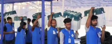 মালদায় ১২টি আসনে ভোটগ্রহণ বৃহস্পতিবার, আগের দিন থেকেই ডিসিআরসিগুলিতে চরম ব্যস্ততা