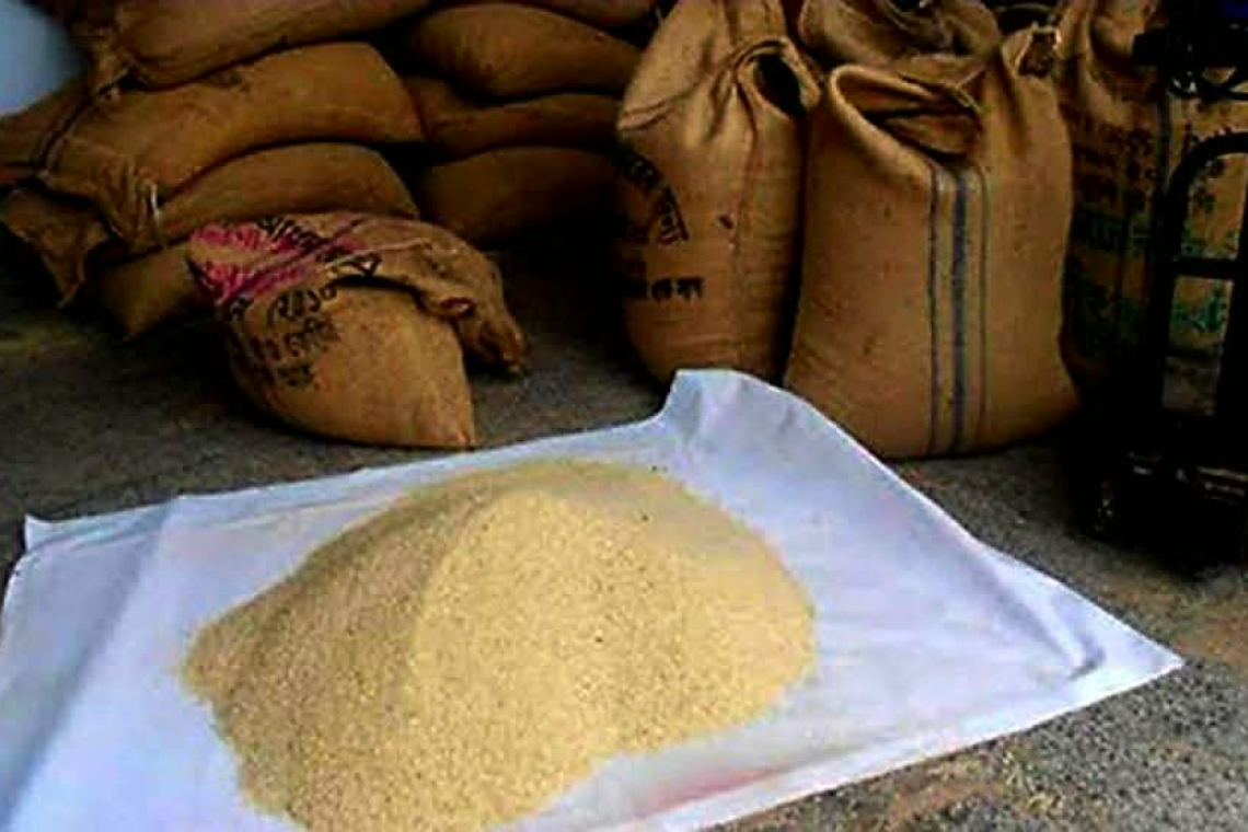 পুঠিয়ায় খাদ্য বন্ধব চাল বিক্রয় কেন্দ্র বন্ধ, চাঁদাবাজদের বিরুদ্ধে অভিযোগ 