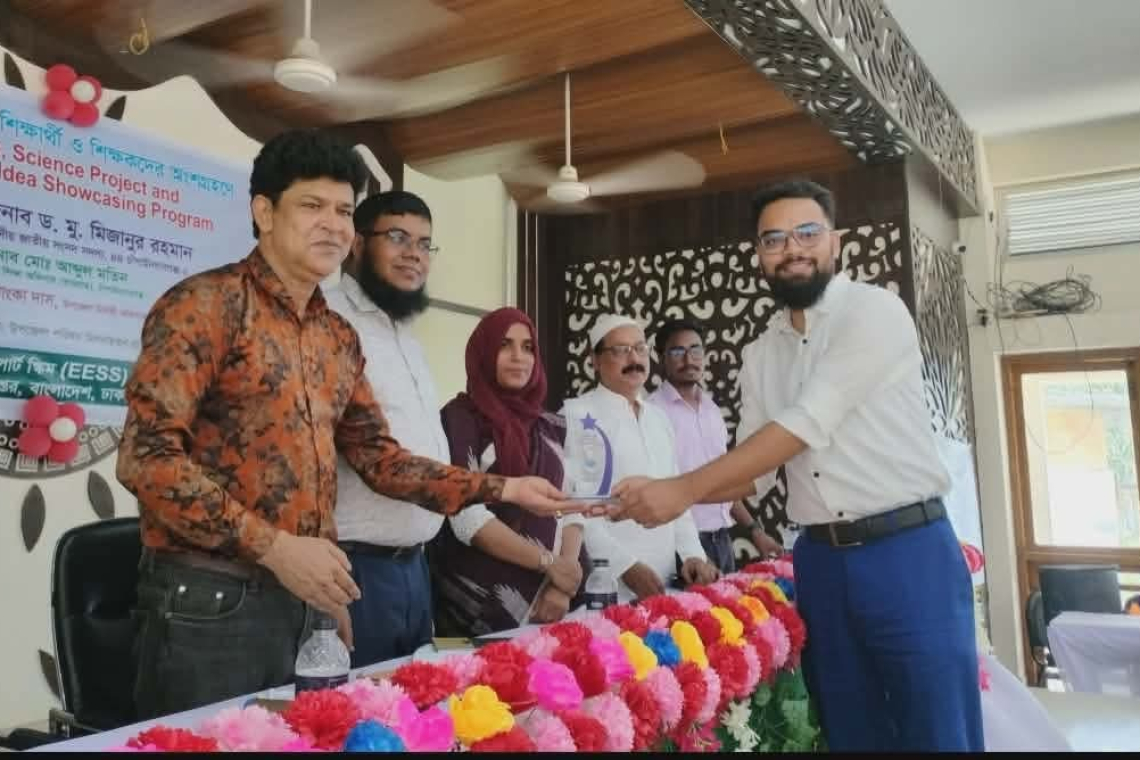 নাচোলে বিজ্ঞান উদ্ভাবনী প্রজেক্ট প্রদর্শনীর উদ্বোধন, শিক্ষার্থীদের উদ্ভাবনে মুগ্ধ দর্শনার্থীরা