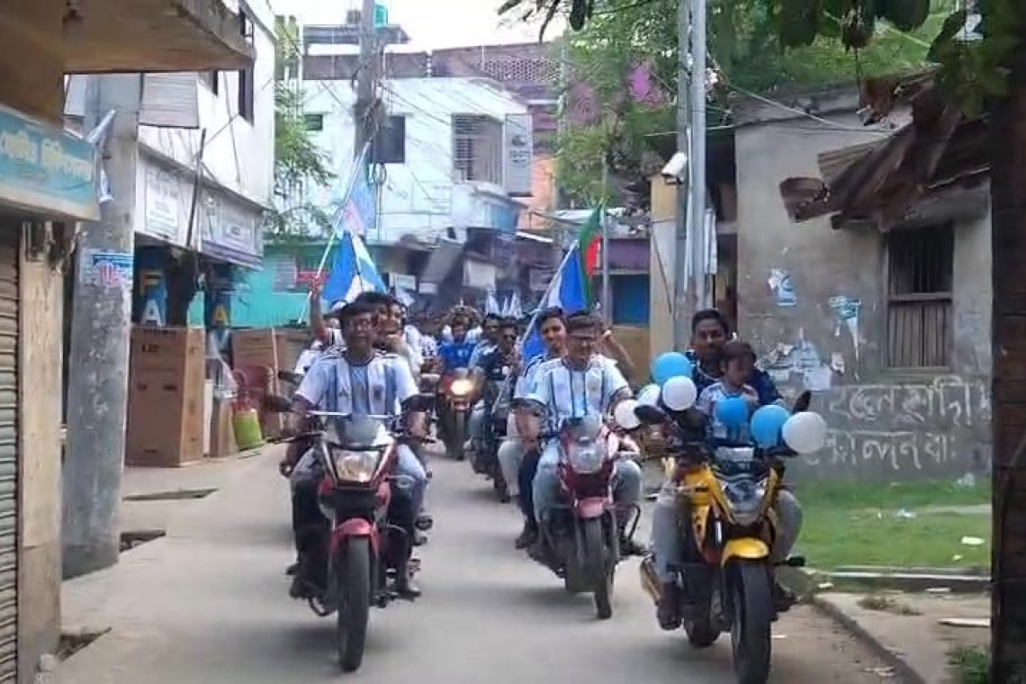 রহনপুরে আর্জেন্টিনা সমর্থকদের ঢল, খোলা ট্রাক ও মোটরসাইকেলে বর্ণাঢ্য র‌্যালি