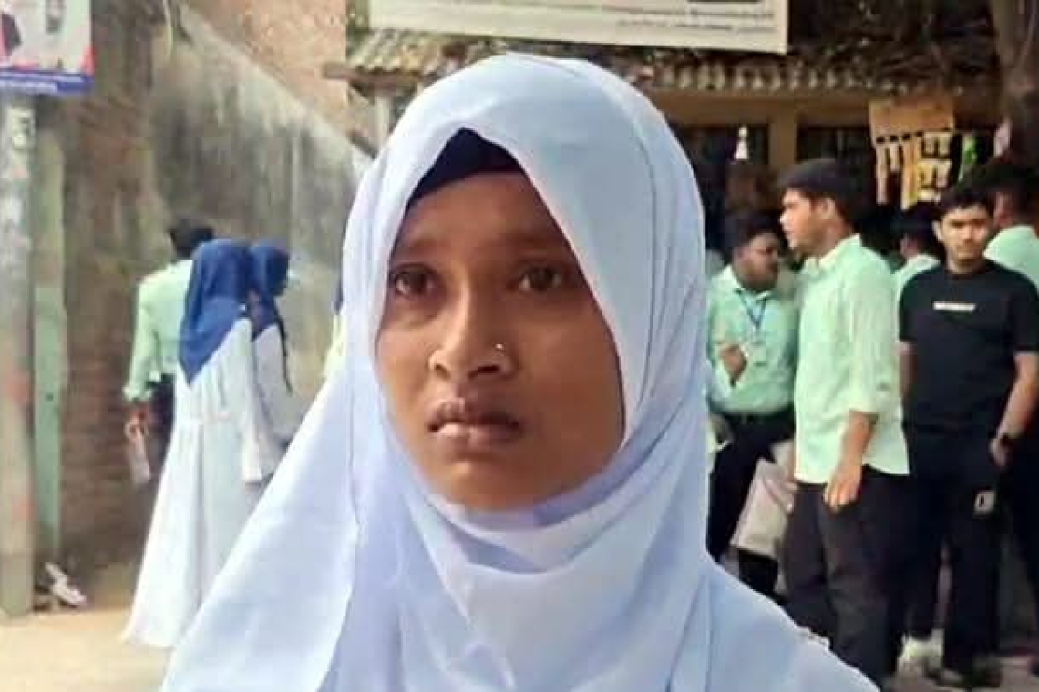 শনিবার ছুটি ভেবে এইচএসসি পরীক্ষা মিস, কান্নায় ভেঙে পড়লেন শিক্ষার্থী; বিকল্প সুযোগের আবেদন