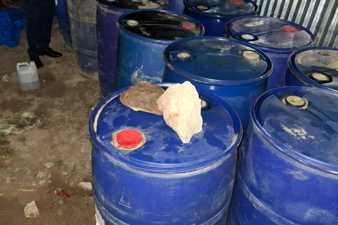 নাচোলে লাইসেন্স ছাড়াই ১৫ ব্যারেল ডিজেল মজুদ, ব্যবসায়ীকে জরিমানা