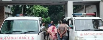 শিবগঞ্জে গরুবোঝাই ভটভটি উল্টে বাবা-ছেলের মৃত্যু, আহত ৮